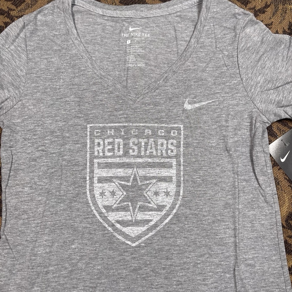 Nike Chicago Red Stars Soccer NWSL women's v-neck Gray t-shirt Size Small New A - Picture 2 of 8